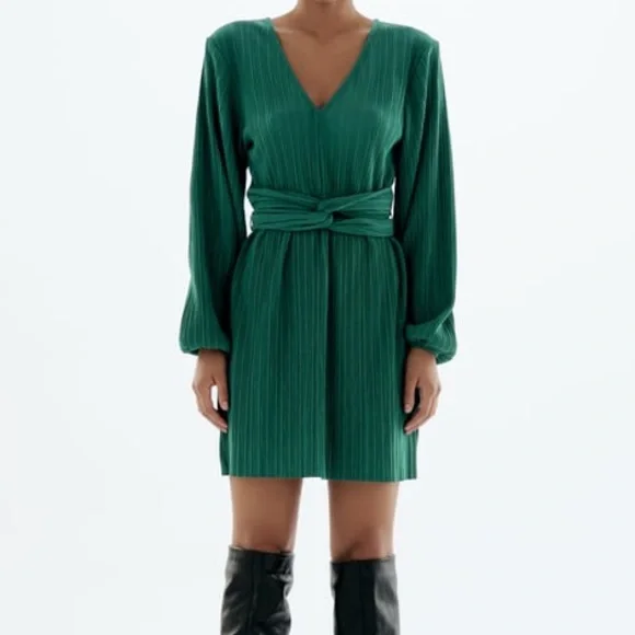 zara green knot dress ASYMMETRIC SATIN EFFECT KNOTTED DRESS - Green